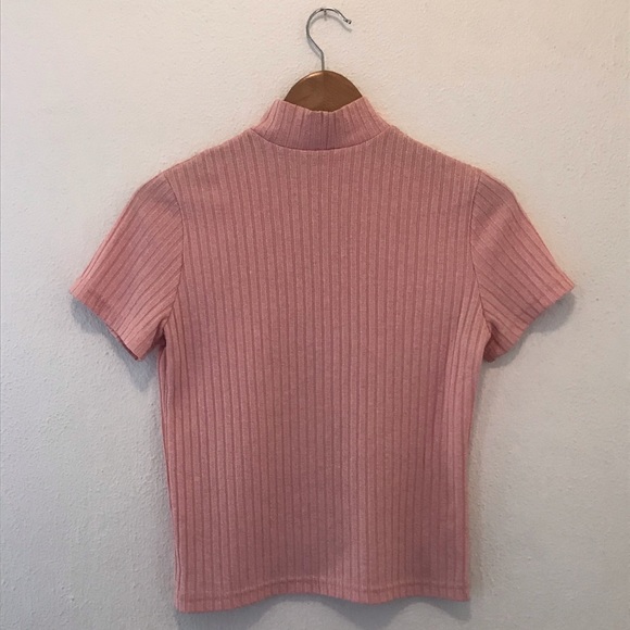Short sleeve pink mock turtleneck - Picture 2 of 2